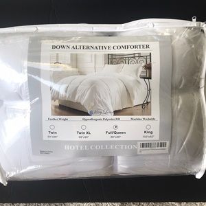 Down Alternative comforter duvet Full/Queen - NEW